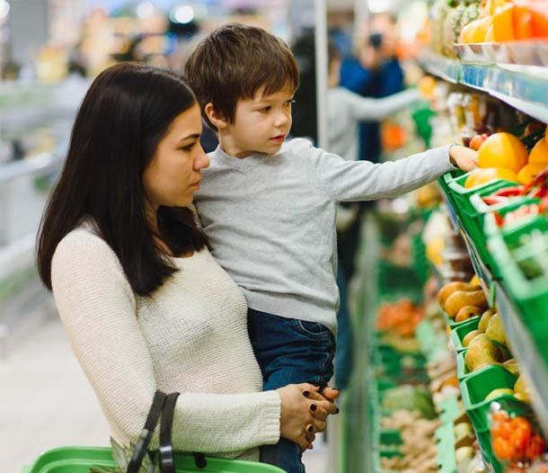 Mom and child grocery shop